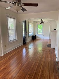 52 Maplewood Ave, Warwick, Ri 02889 in Warwick, RI (Photo 2 of 6)