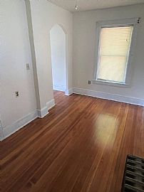 52 Maplewood Ave, Warwick, Ri 02889 in Warwick, RI (Photo 5 of 6)