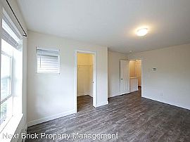 Charming 3 Bedroom Home in Seattle, WA (Photo 4 of 8)