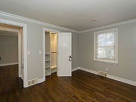 Charming 3 Bedroom Home in Seattle, WA (Photo 8 of 11)