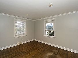 Charming 3 Bedroom Home in Seattle, WA (Photo 9 of 11)