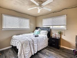 Lovely Fully Updated Colonial Village Duplex in Sacramento, CA (Photo 6 of 10)