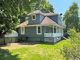 52 Maplewood Ave, Warwick, Ri 02889 in Warwick, RI (Photo 10 of 10)