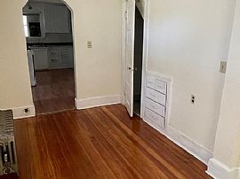 52 Maplewood Ave, Warwick, Ri 02889 in Warwick, RI (Photo 3 of 10)