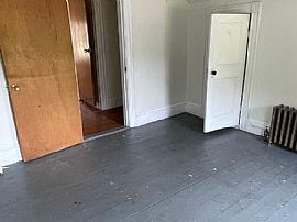 52 Maplewood Ave, Warwick, Ri 02889 in Warwick, RI (Photo 7 of 10)