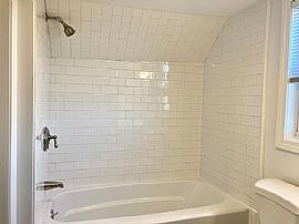 254 Metacom Ave, Warren, Ri 02885 in Warren, RI (Photo 8 of 10)