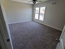 Charming Townhouse For You and Your Family  in Nicholasville, KY (Photo 3 of 7)