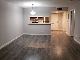 Windfaire Apartments, Apt 305, 11047 Otsego St, North Hollywood in North Hollywood, CA (Photo 7 of 12)