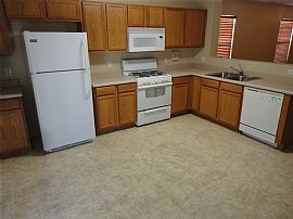 Convenience Living "3bedroom Rent House " in Tucson, AZ (Photo 4 of 5)