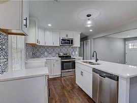 Beautiful 3 Bedrooms 2 Bathroom  in Atlanta, GA (Photo 2 of 10)