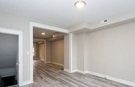 Lovely 3 Bedrooms 2 Bathroom Bathroom  in Baltimore, MD (Photo 12 of 12)