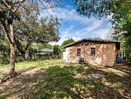 3 Bedrooms Housing and 1 Bathroom  in Tampa, FL (Photo 12 of 12)