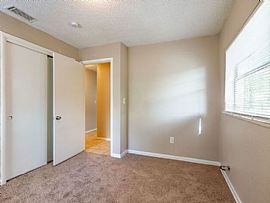 3 Bedrooms Housing and 1 Bathroom  in Tampa, FL (Photo 2 of 12)