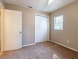 3 Bedrooms Housing and 1 Bathroom  in Tampa, FL (Photo 7 of 12)
