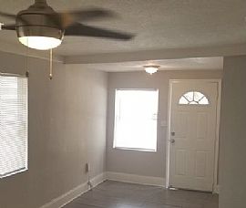  Beautiful 3 Bedrooms 2 Bathroom  in Tampa, FL (Photo 4 of 11)