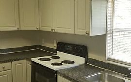  Beautiful 3 Bedrooms 2 Bathroom  in Tampa, FL (Photo 5 of 11)