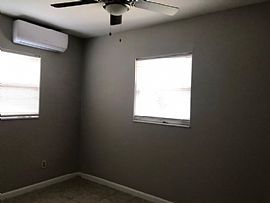 2 Bedrooms 1 Bathroom  in Tampa, FL (Photo 5 of 9)