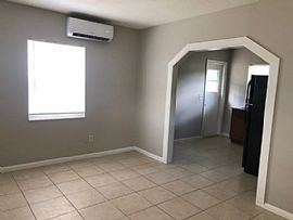 2 Bedrooms 1 Bathroom  in Tampa, FL (Photo 7 of 9)
