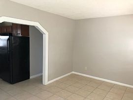 2 Bedrooms 1 Bathroom  in Tampa, FL (Photo 8 of 9)