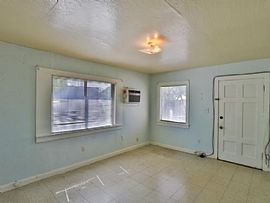 Gorgeous 2 Bedrooms 1.5bathroom  in Phoenix, AZ (Photo 2 of 11)