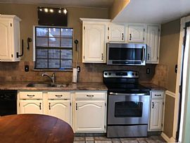 2 Bedrooms 1.5 Bathroom House For Rent2939 Harbinger Ln, Dalla  in Addison, TX (Photo 3 of 12)