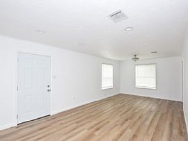 3 Bedroom 1 Bathroom  in Houston, TX (Photo 3 of 12)