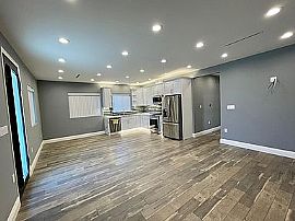 13745 Hart St, Van Nuys, Ca 9140 in Van Nuys, CA (Photo 2 of 7)