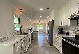 207 N Central Ave, Muscle Shoals, Al 35661 in Muscle Shoals, AL (Photo 4 of 6)