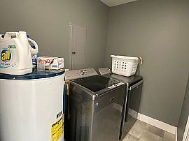 207 N Central Ave, Muscle Shoals, Al 35661 in Muscle Shoals, AL (Photo 5 of 6)