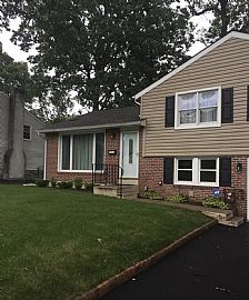 Spacious 3 Bedroom House. 1317 Fitzwatertown Rd, Roslyn, Pa 190 in Roslyn, PA
