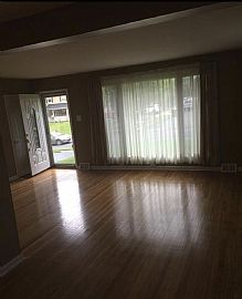 Spacious 3 Bedroom House. 1317 Fitzwatertown Rd, Roslyn, Pa 190 in Roslyn, PA (Photo 2 of 8)