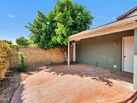 2bedroom Up For Rent in Phoenix, AZ (Photo 2 of 11)