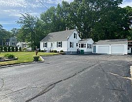 Lovely 2 Bedroom House. 1191 Centerville Rd, Warwick, Ri 02886 in Warwick, RI