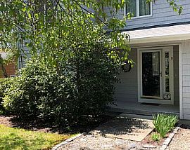 8 Woodsia Rd, Saunderstown, Ri 02874 in Saunderstown, RI (Photo 2 of 5)