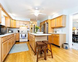 Comfortable 3 Bed House. 42 Ocean Ave, Jamestown, Ri 02835 in Jamestown, RI (Photo 3 of 12)