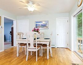 Comfortable 3 Bed House. 42 Ocean Ave, Jamestown, Ri 02835 in Jamestown, RI (Photo 5 of 12)