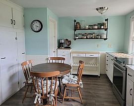 Awesome 3 Bedroom House. 43 Elm Dr, Cranston, Ri 02920 in Cranston, RI (Photo 8 of 10)