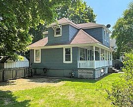 Peaceful Charming House. 52 Maplewood Ave, Warwick, Ri 02889 in Warwick, RI (Photo 2 of 10)