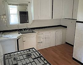 Peaceful Charming House. 52 Maplewood Ave, Warwick, Ri 02889 in Warwick, RI (Photo 6 of 10)