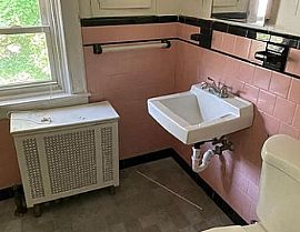 Peaceful Charming House. 52 Maplewood Ave, Warwick, Ri 02889 in Warwick, RI (Photo 9 of 10)