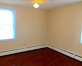 60 Edward Rd, East Greenwich, Ri 02818 in East Greenwich, RI (Photo 10 of 12)