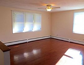 60 Edward Rd, East Greenwich, Ri 02818 in East Greenwich, RI (Photo 4 of 12)