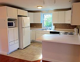 60 Edward Rd, East Greenwich, Ri 02818 in East Greenwich, RI (Photo 7 of 12)