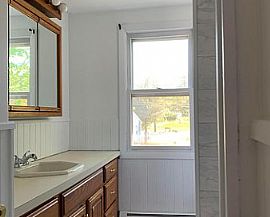 60 Edward Rd, East Greenwich, Ri 02818 in East Greenwich, RI (Photo 8 of 12)