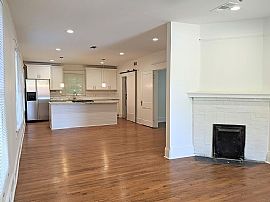 691 Francis Pl Nw, Atlanta in Atlanta, GA (Photo 2 of 10)