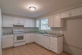 Amazing 2 Bed, 2 Bathroom Apartment @ New Pt Richey, Florida in New Port Richey, FL (Photo 5 of 12)