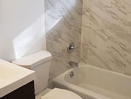 4bed 2bath in Waukegan, IL (Photo 4 of 7)