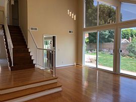 Amazing 3bed, 2.5ba at Merridy St, Northridge, Los Angeles in Northridge, CA (Photo 4 of 12)