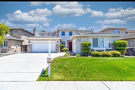 5 Bedroom, 3 Bathroom in Mather, CA (Photo 2 of 12)