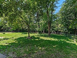 5016 N Wood Ridge Dr, Kansas City, Mo in Kansas City, MO (Photo 11 of 12)